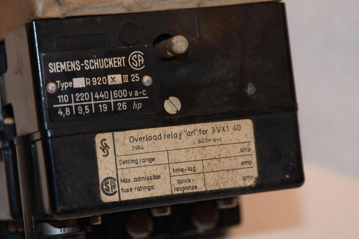 (NEW) SIEMENS Vintage 3VA4 40A 3VX140 600Vac Overload Relay  R920325