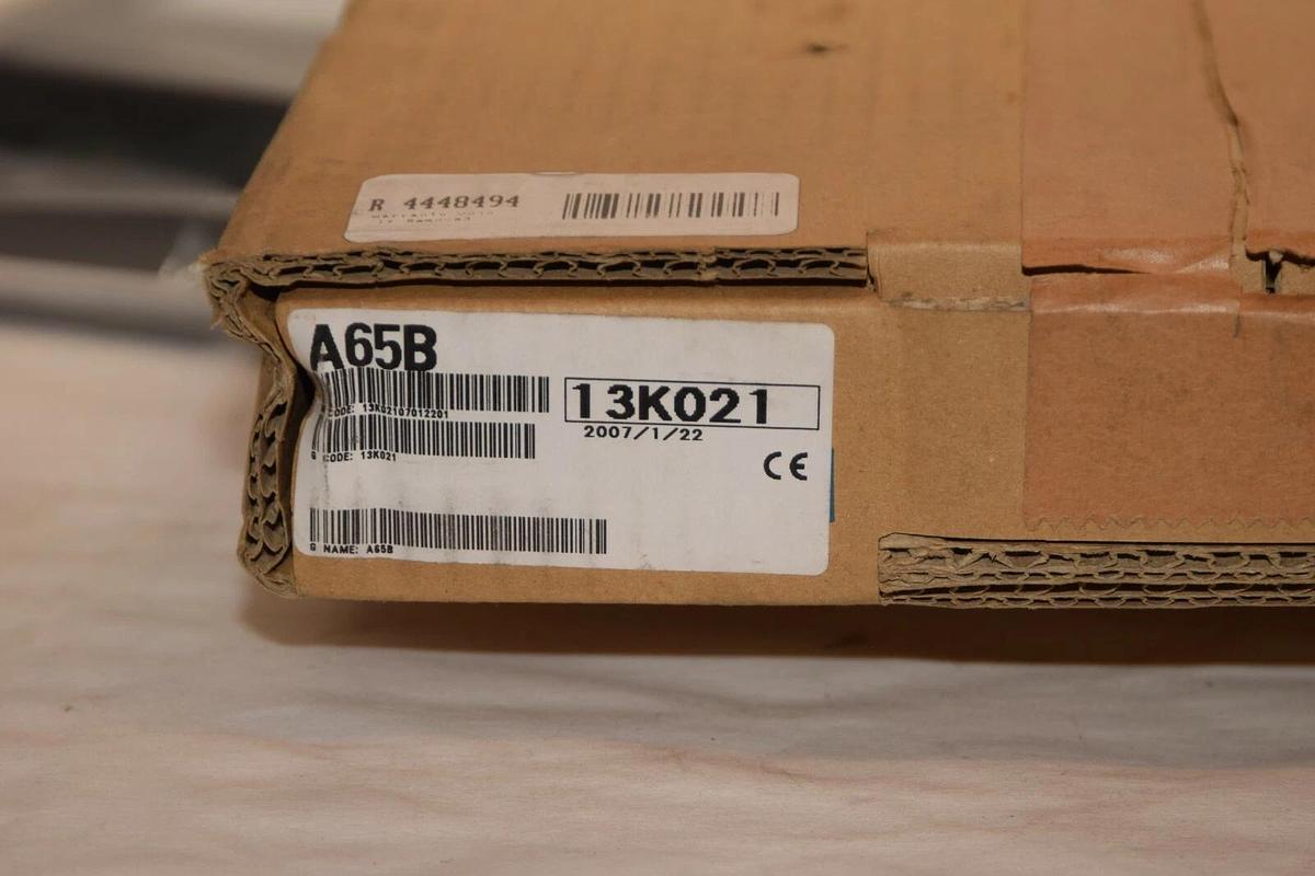 (NEW) MITSUBISHI A65B 13K021 Melsec 5-Slopt Output Extension Rack Base Unit