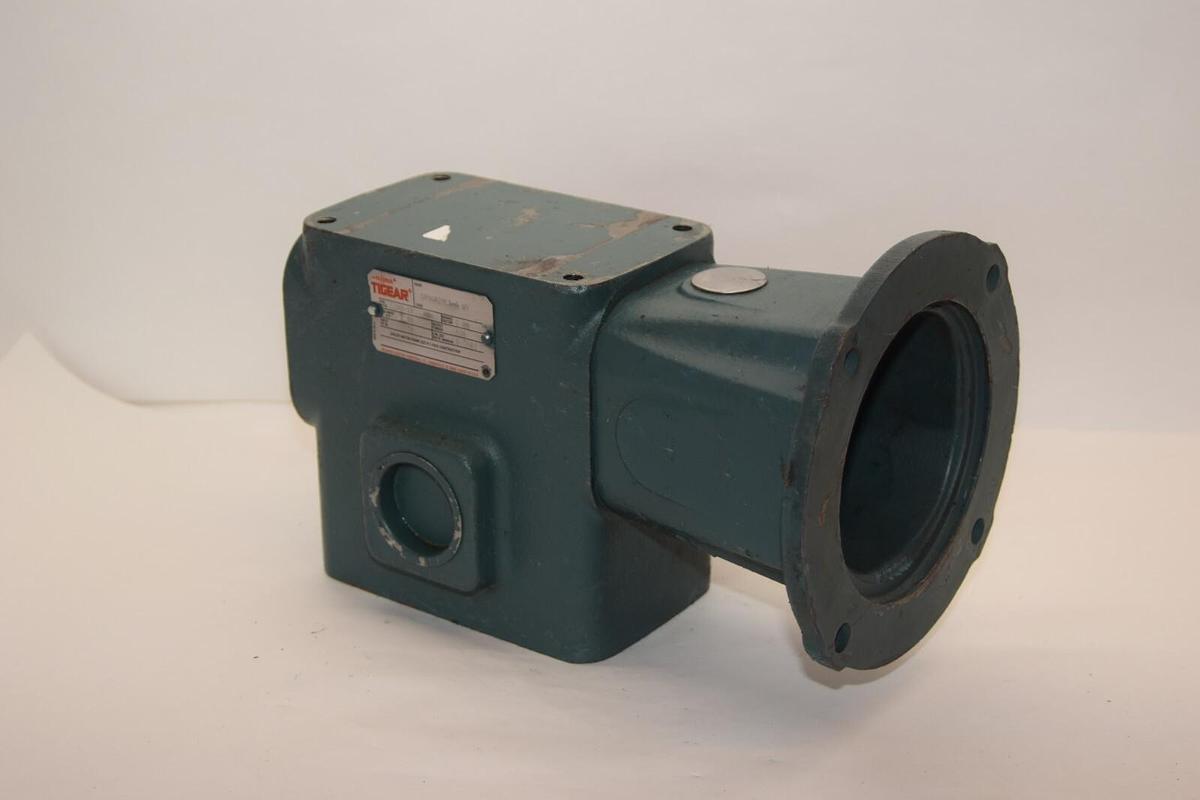 Used DODGE TIGEAR SR96029L1-9-WY size 200 Ratio 626 Torque 1750rpm Gear Reducer