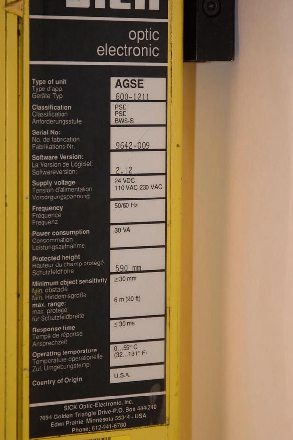 Used SICK AGSE 600-1211 AGSE6001211 24Vdc 110/230Vac 590mm Version 2.12 Light Curtain