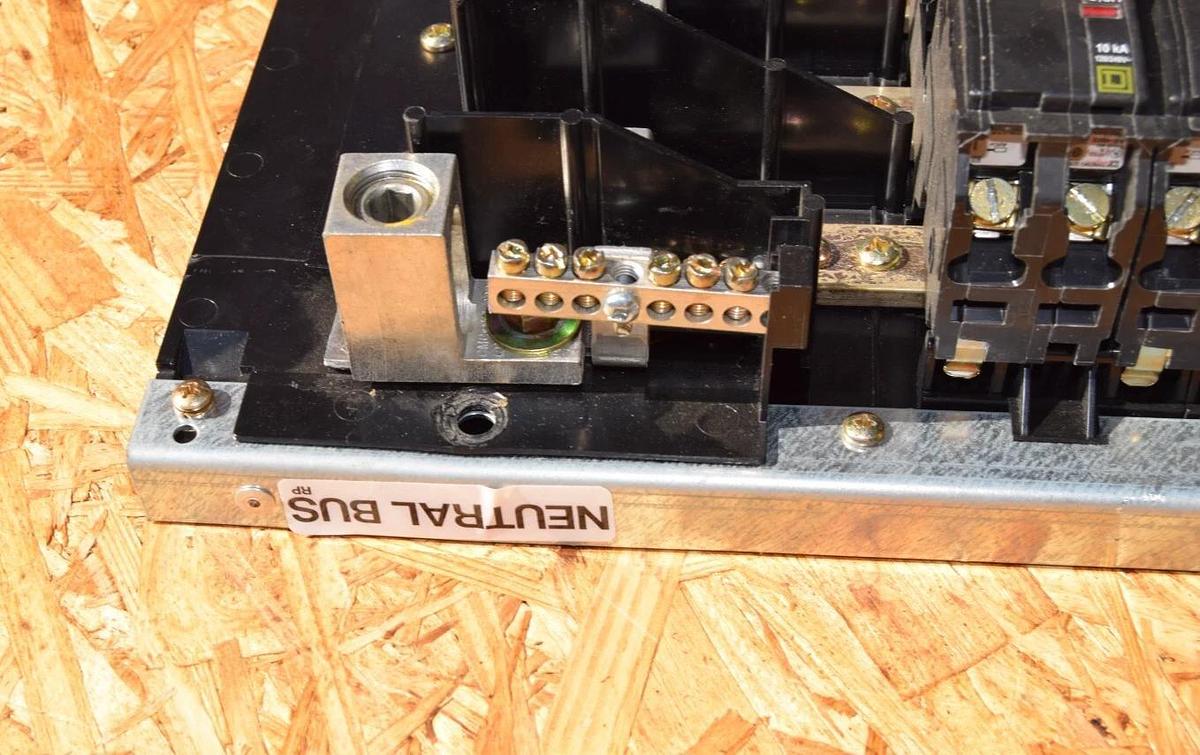 Used Square D 42 Circ 225A Main Lug Panelboard Interior NQOM442L225GSA 3ph 20a & 30a