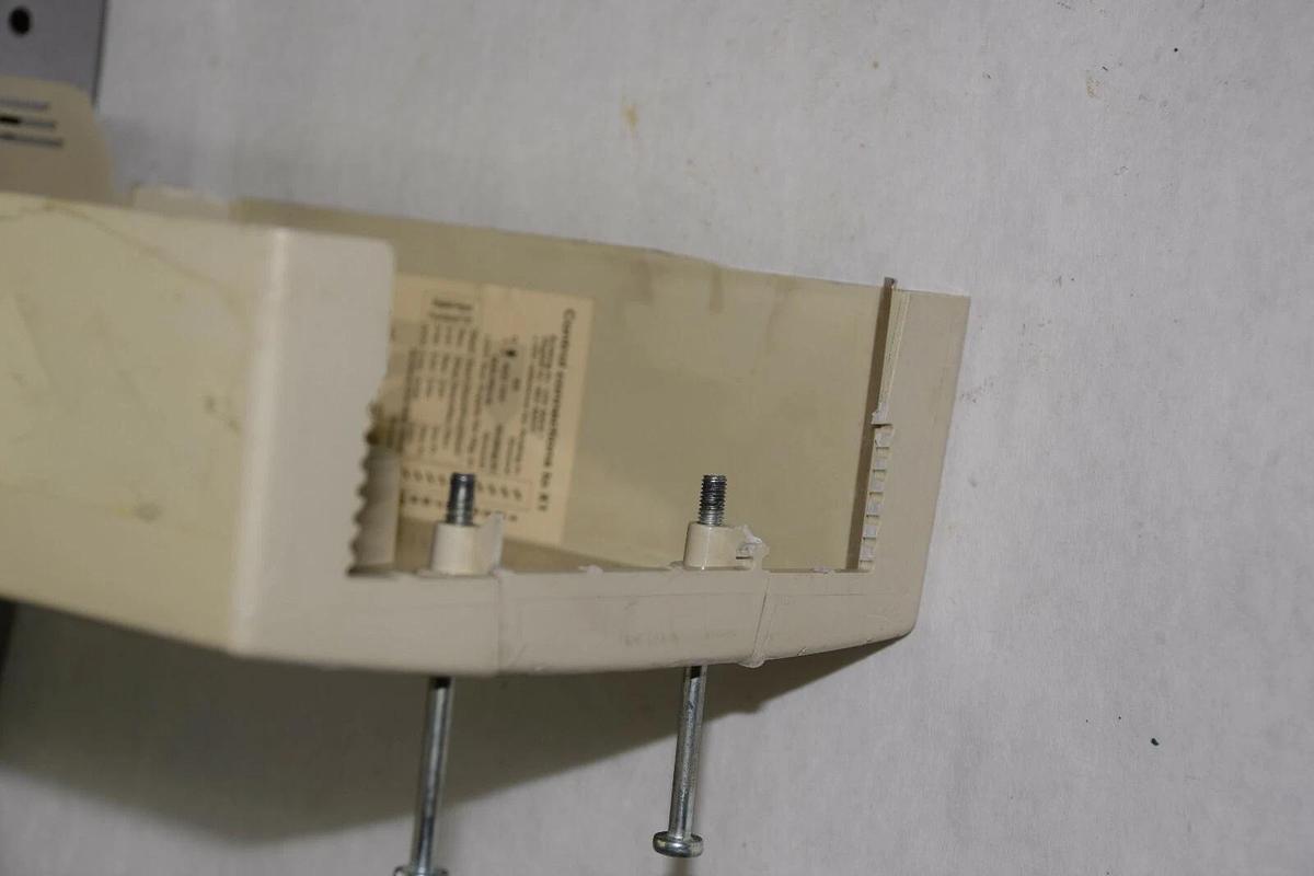 Used ABB ACS300  ACS311-6P6-3 ACS3116P63 380/480V 12.1A 10A VARIABLE FREQUENCY DRIVE