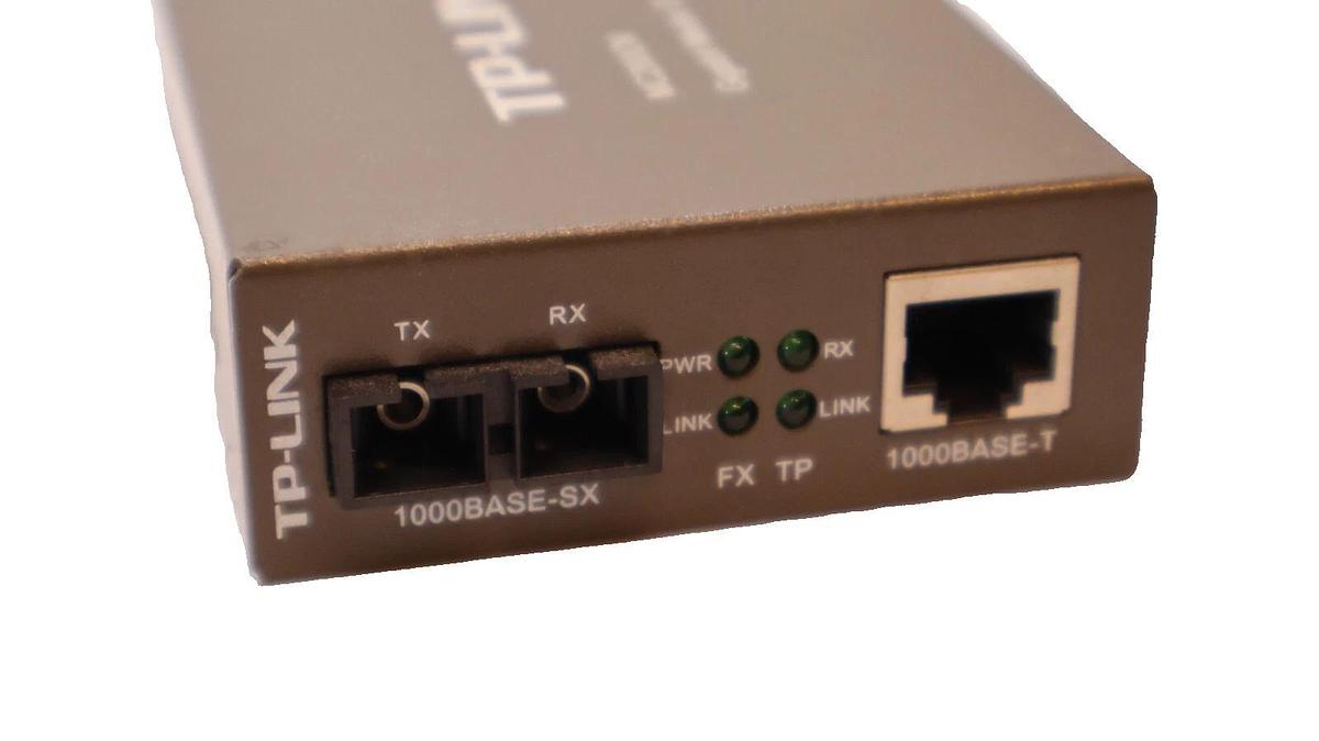 Used TP-LINK MC200CM Gigabit RJ45 to Gigabit Multi-Mode SC Fiber Media Converter