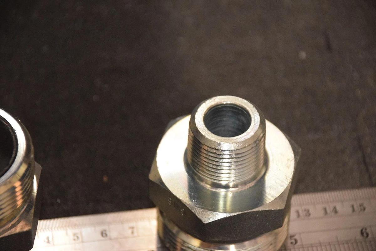 LOT OF (2) DIXON GM8 Boss Ground Joint Seal Male Spud 3/4" NPT X 1-1/2", 0.75"
