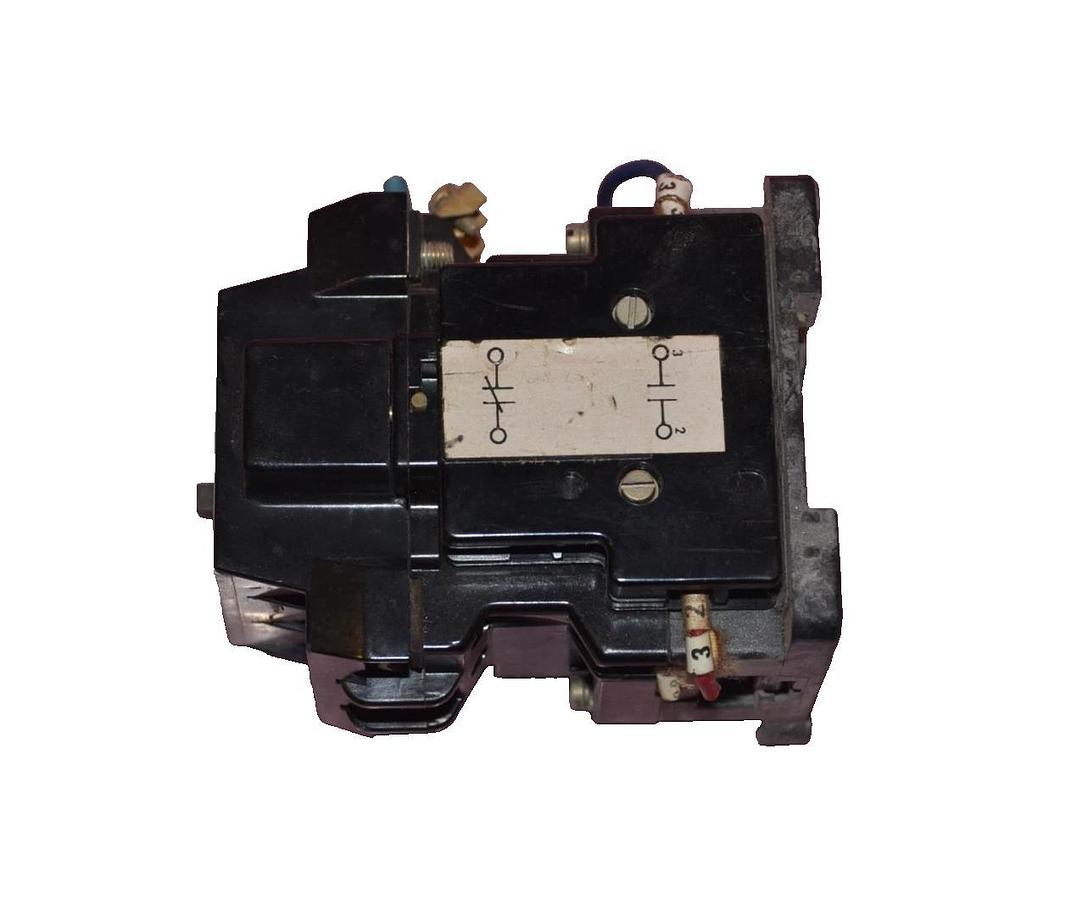 Used SIEMENS ALLIS CONTACTOR SIZE 0 120V COIL CXL000*3 CLX003 CLXOO3CLXOO*3