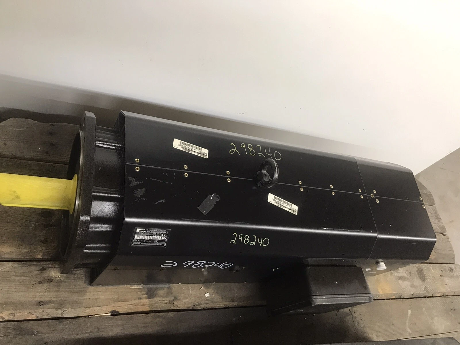 Rexroth 3PH Induction Motor 2AD184D-B35RD1-DS06–B2V1 101kva R911296245 Indramat