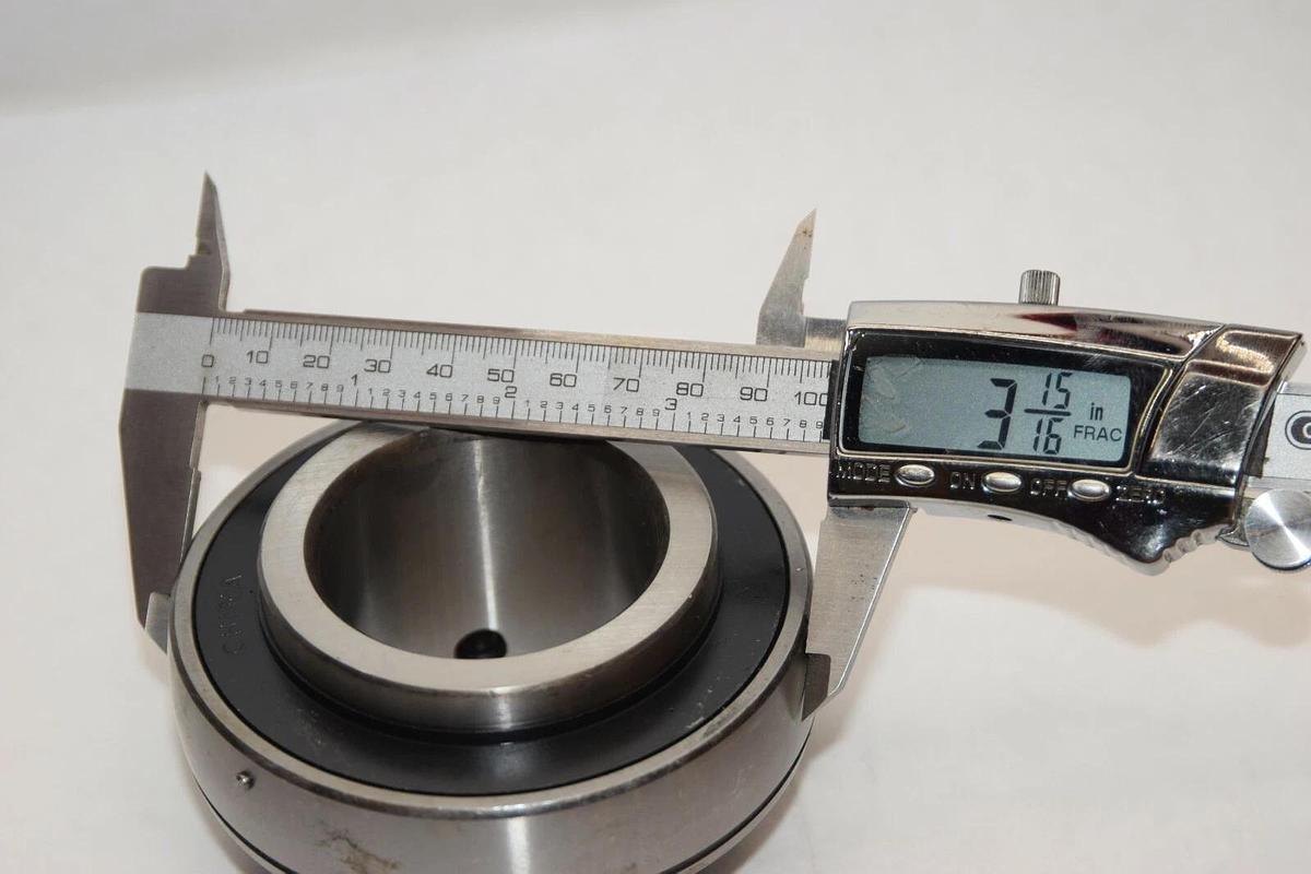 (NEW) IPTCHI U0211-32 3-15/16" Outside Dia. 2" Bore Bearing