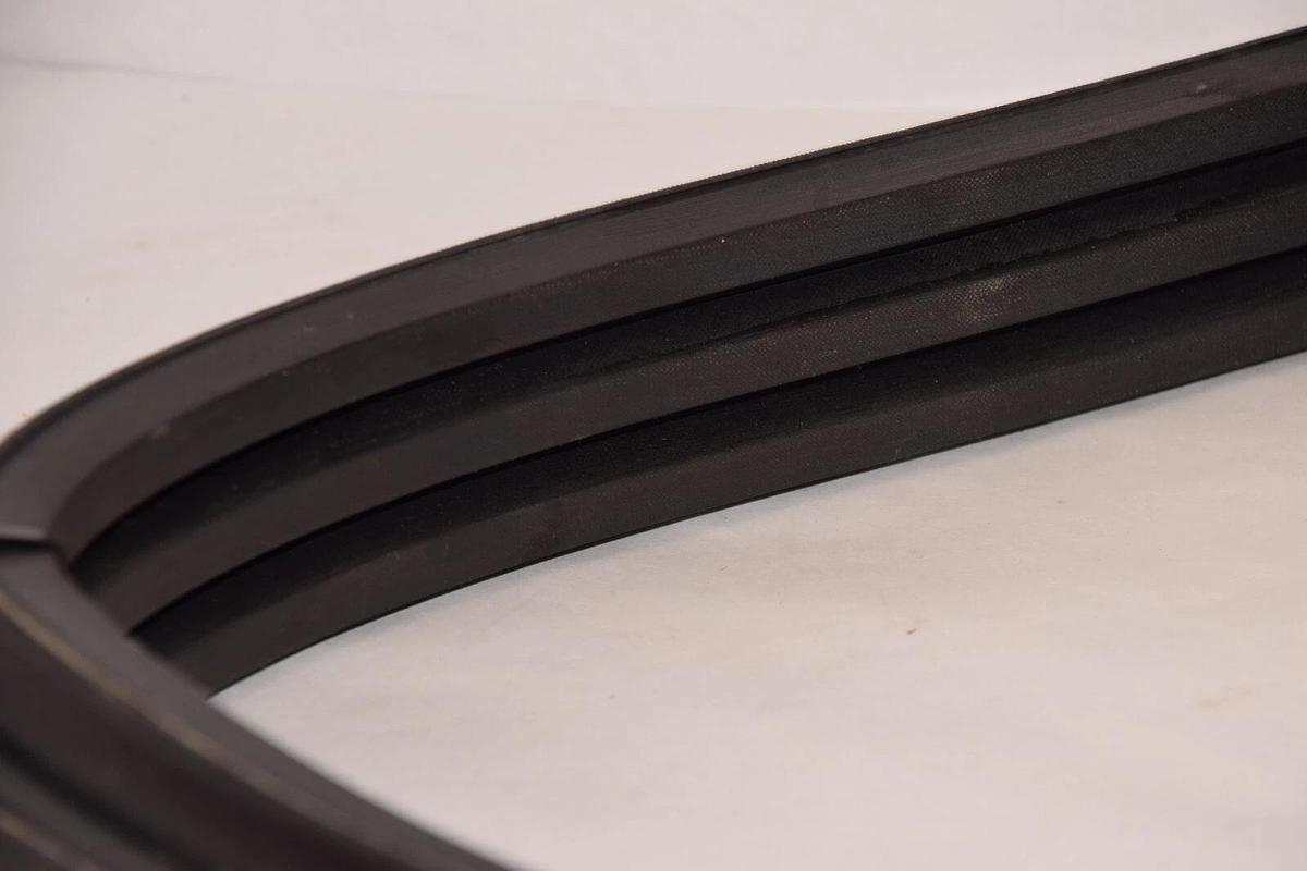 MEGADYNE Jason 3/RB136 , RB136 3-Rib V-Belt (NEW)