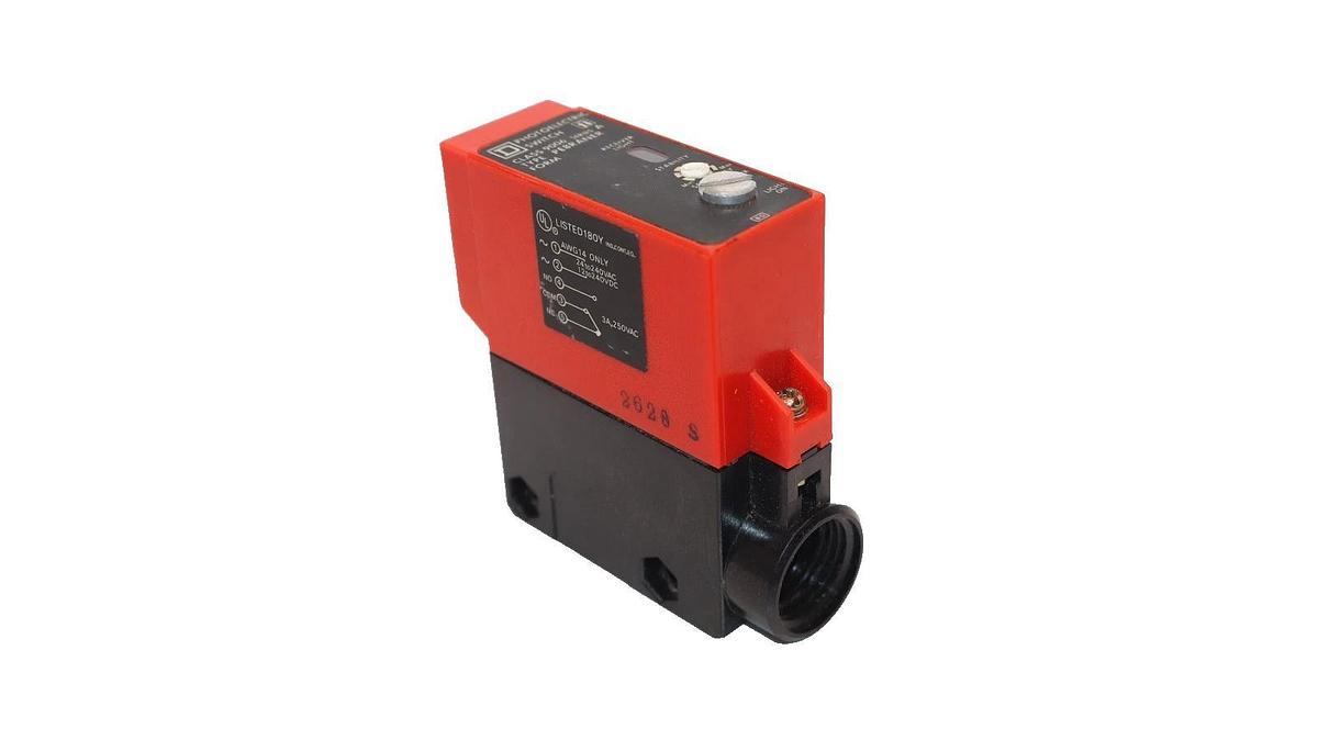 Used Square D 9006 PE8RANER Series A Photoelectric Relay Switch