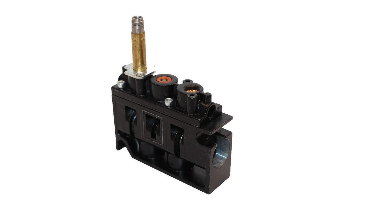 ARO A222SS-12O-A Solenoid Valve *No Coil* (New)
