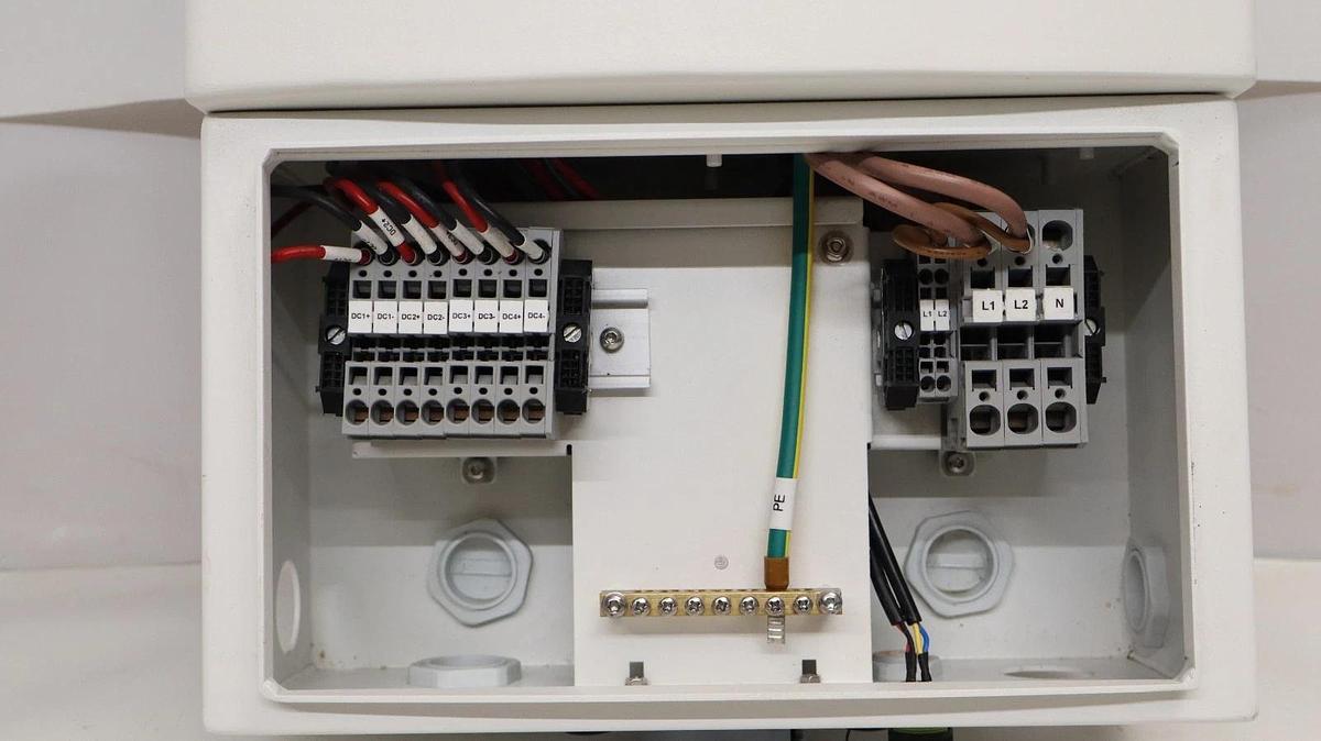 Used Solis Sunrun Non-Isolated Inverter Solis-1P10K-4G-US-SUN 600VDC Grid Support