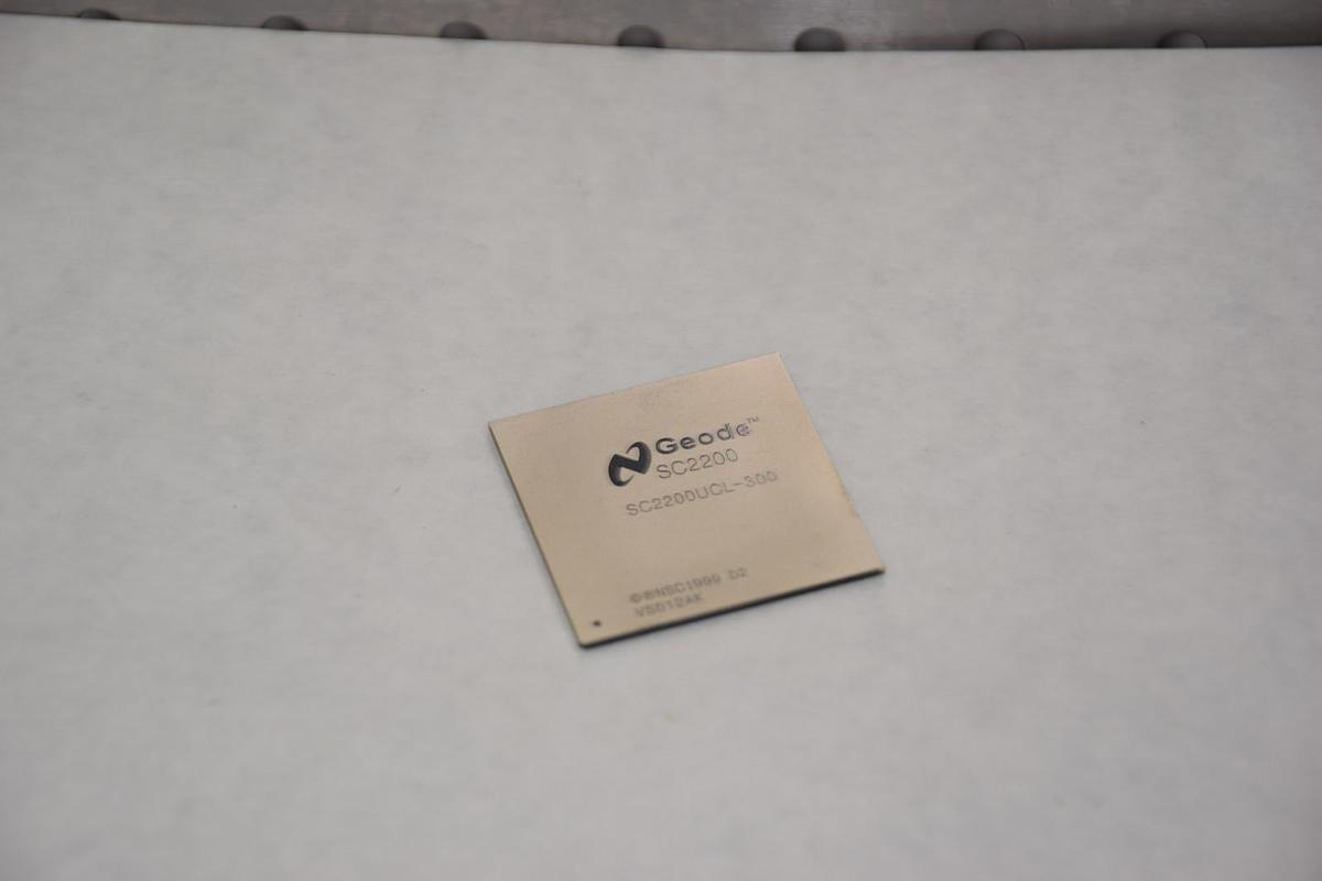 (GEODE SC200UCL-300 SC2200 PROCESSOR NEW