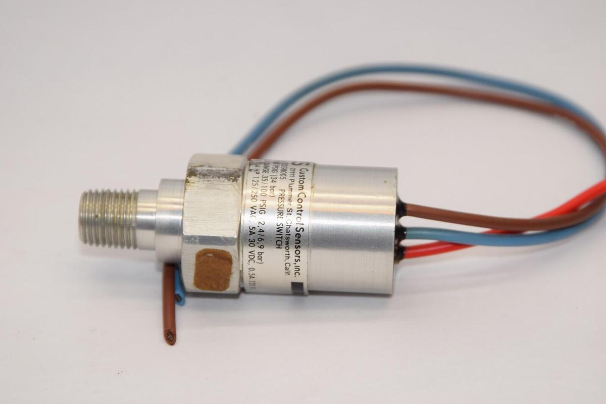 Used CUSTOM CONTROL SENSORS 6702G8005 500psig 34 Bar Pressure Sensor