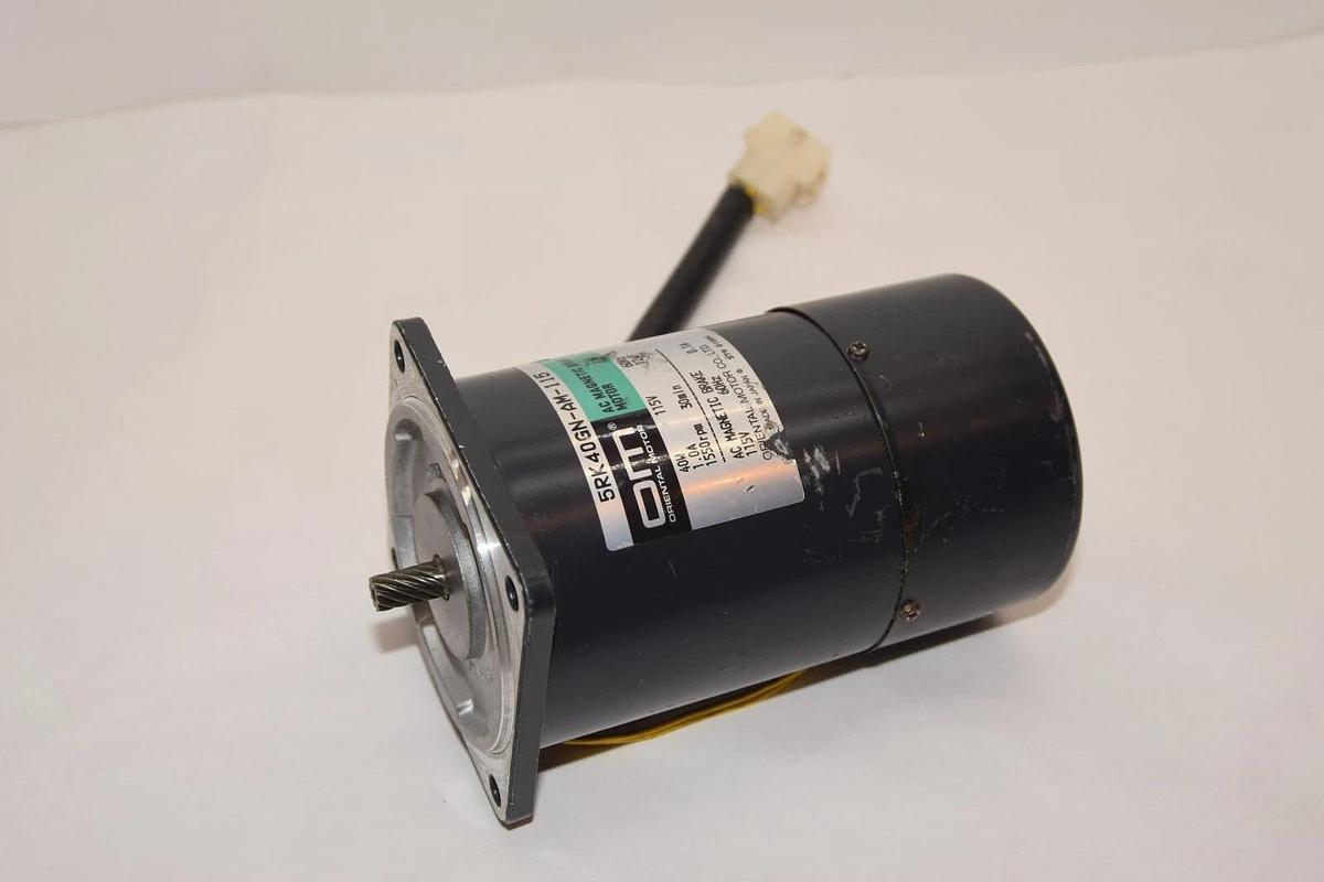 Used ORIENTAL MOTOR CO. LTD 5RK40GN-AM-115 40W 115V 60Hz 1550rpm Magnetic Brake Motor