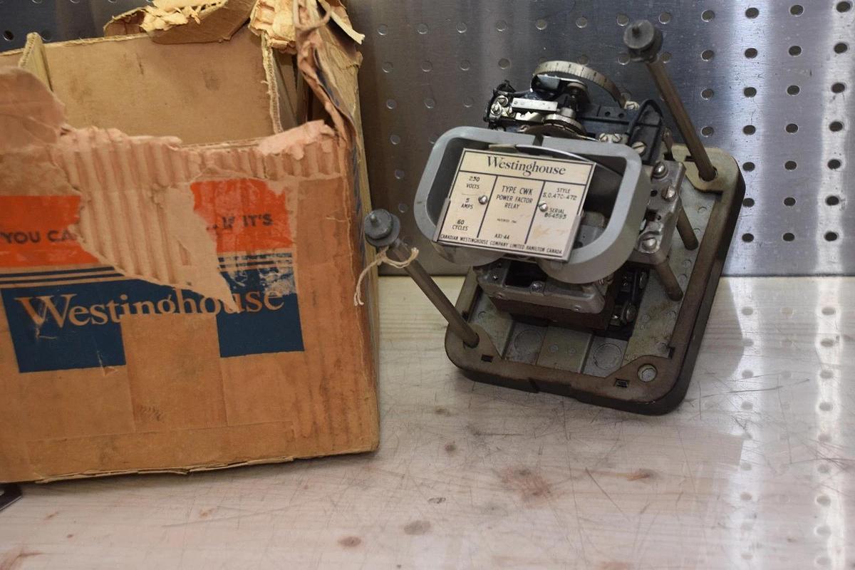 WESTINGHOUSE TYPE CWK 230V 5A 60 CY S.0.47C-472 AXI-44 POWER FACTOR RELAY NEW