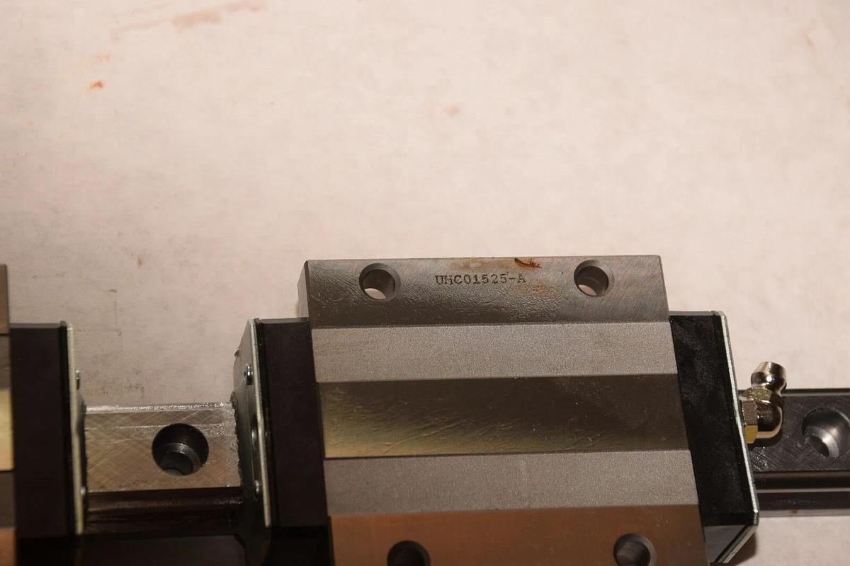 (New) THK Linear glide rail 11" bearing THK Rail UHC01525-A