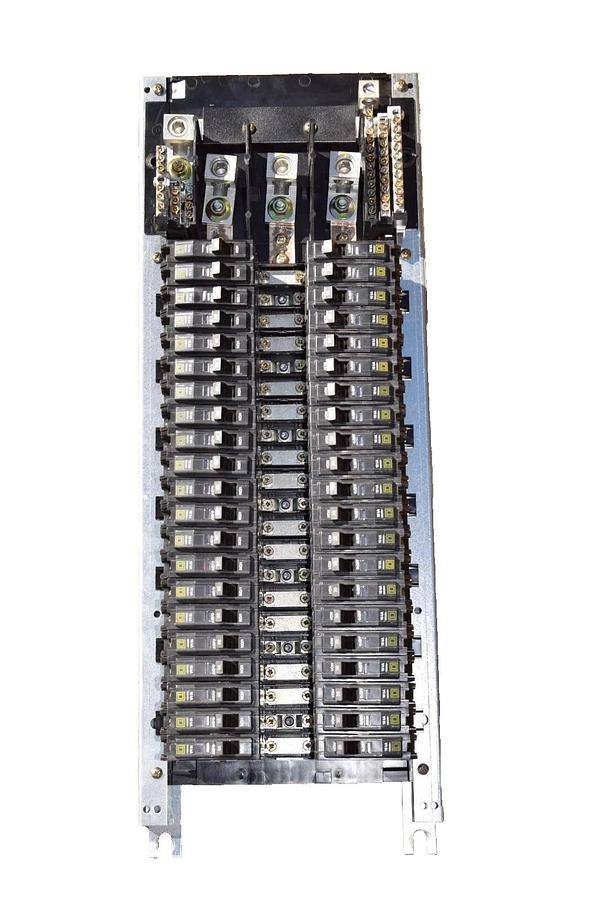 Used Square D 42 Circ 225A Main Lug Panelboard Interior NQOM442L225GSA 3ph LOADED 30a