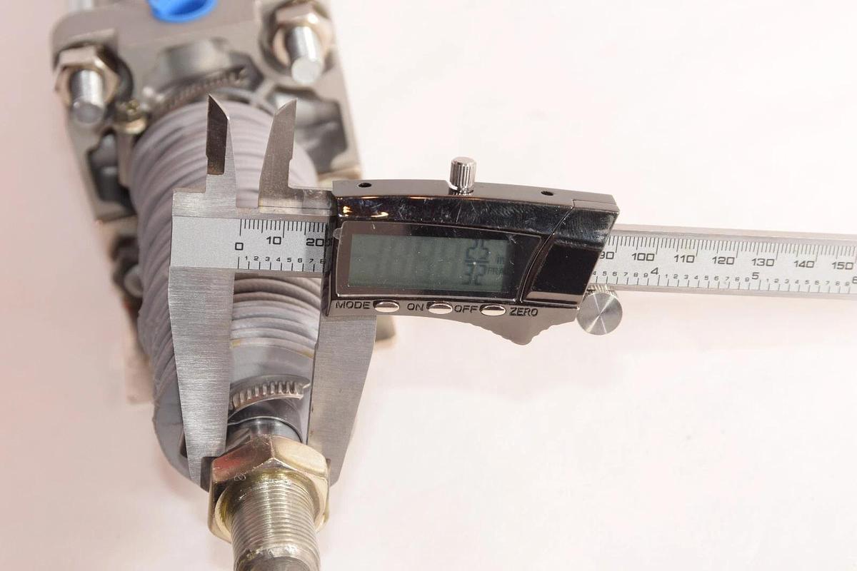 (NEW) SMC CDA2L63-450J 145psi 25/32" rod Pneumatic Cylinder