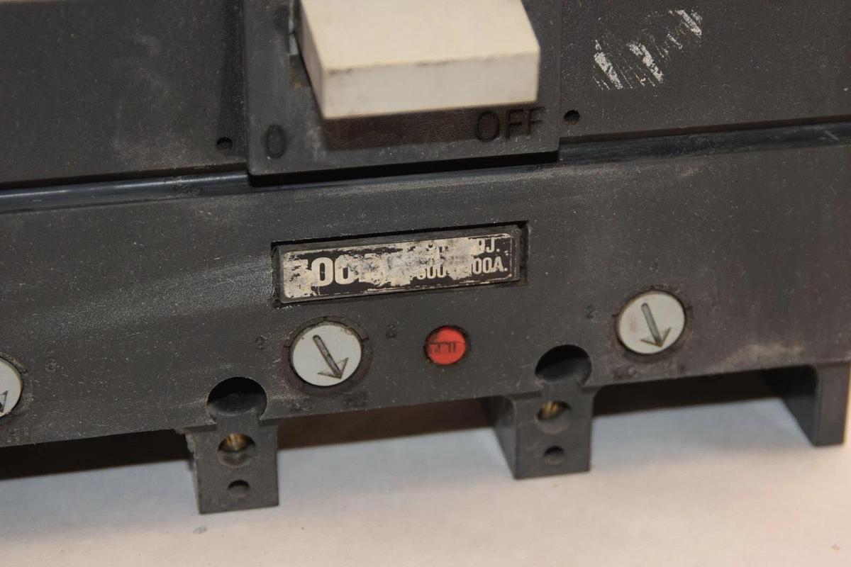 Used GE GENERAL ELECTRIC Circuit Breaker TJK626F000 2P 600A Frame W/ 500A Mag Trip