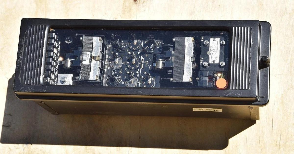 Used WESTINGHOUSE KD-10 Distance Relay 719B195A16 120V .18-3.7 Ohms