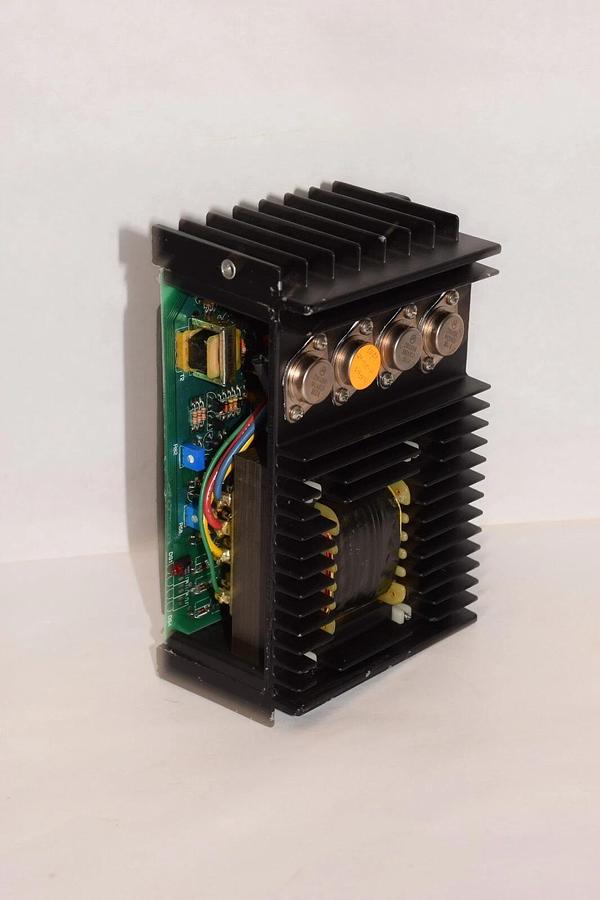 Used WHELEN POWER MASTER 01-0285548-00 , 01028554800 400W Power Amplifier