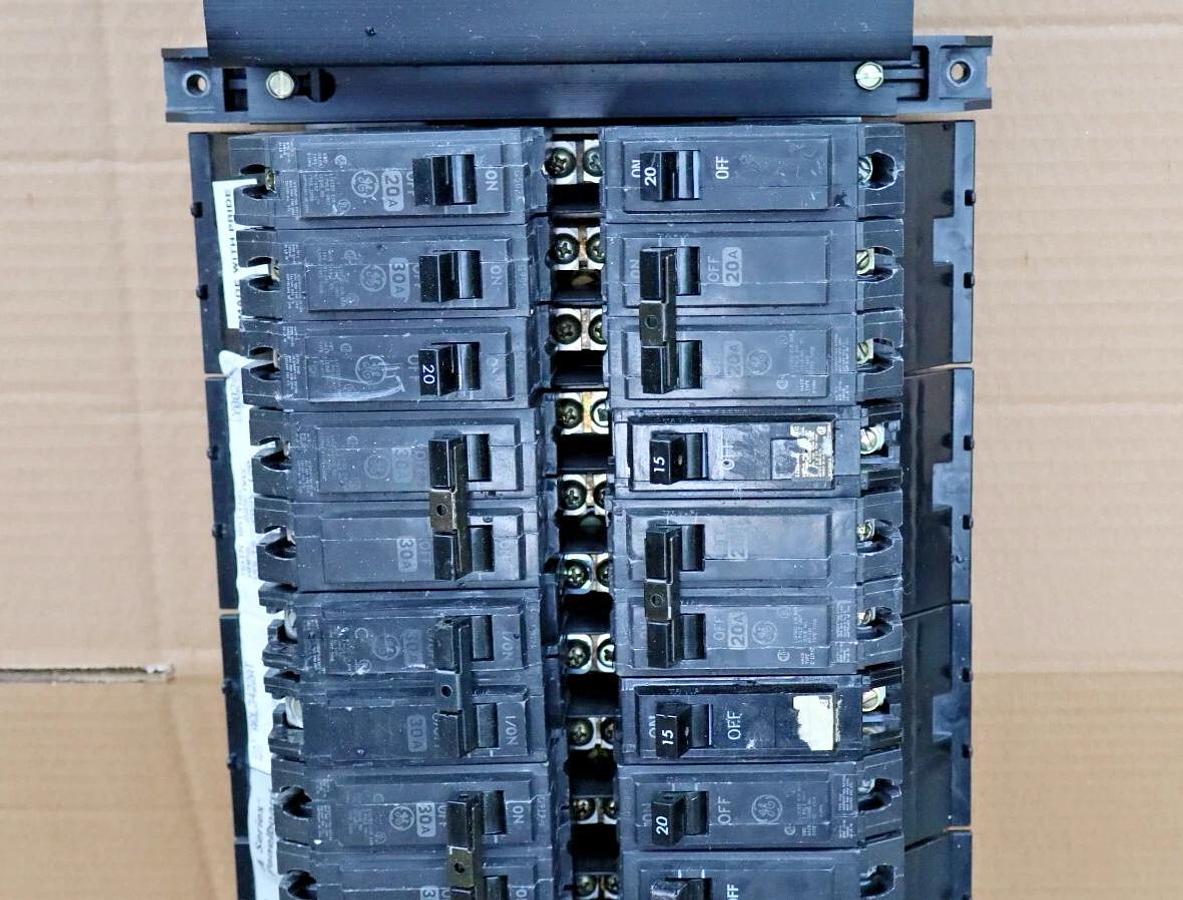 Used General Electric 225A GE A Series Panelboard Interior AQL3422AT 208y/120 3ph 4w