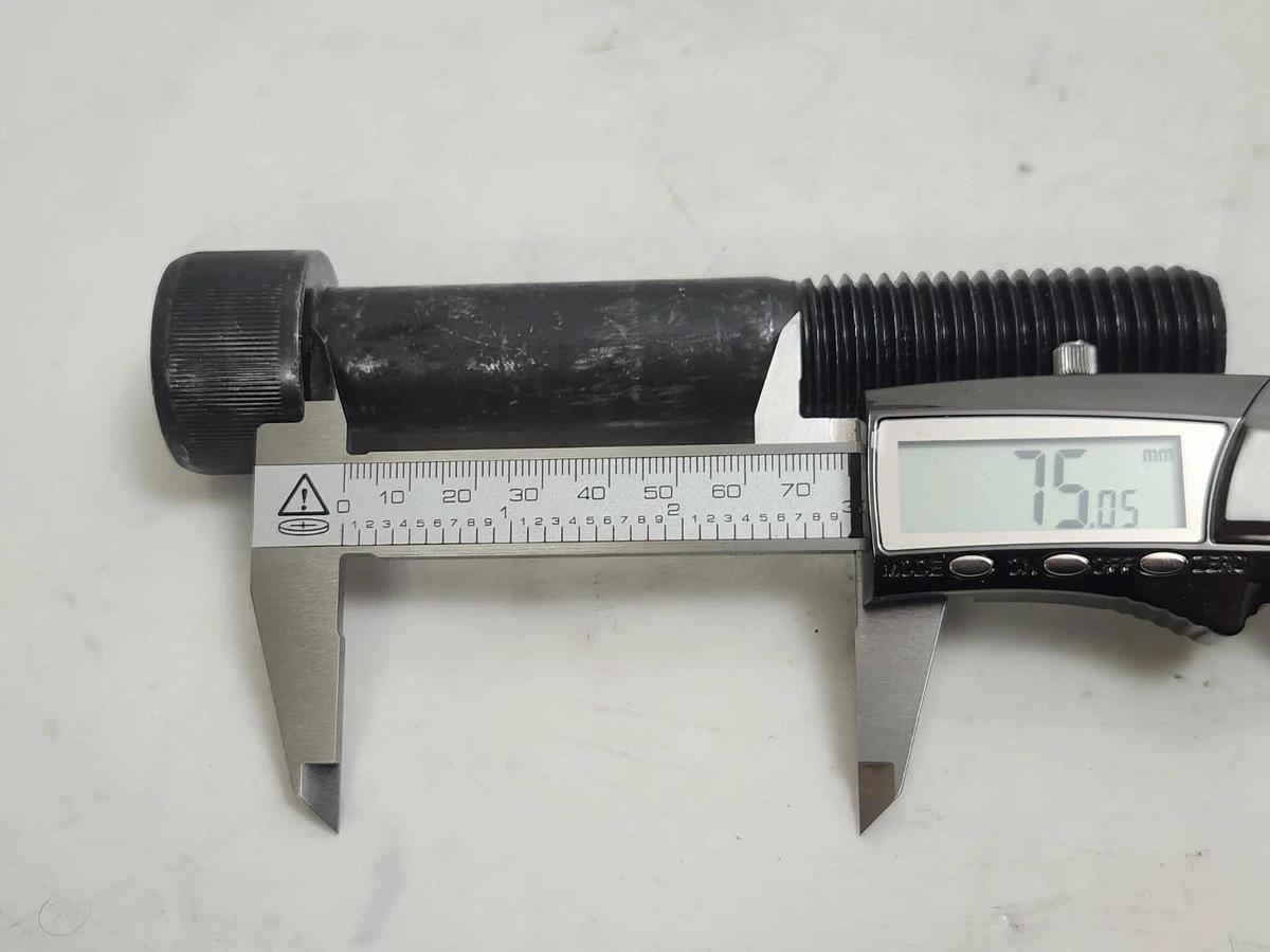 YFS 12.9 M24-3.0x140 Socket Hex Cap Screw Allen Bolt M24 3.0 x 140mm  12.9 - NEW