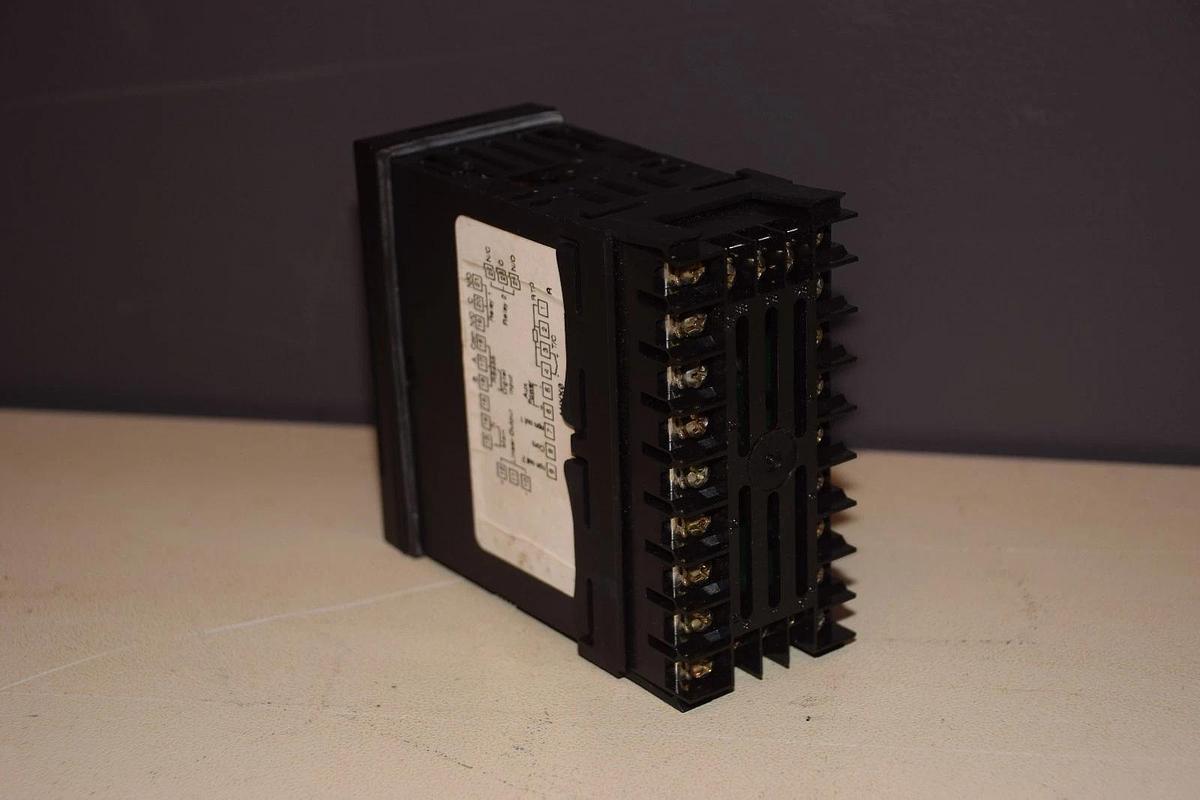 VEEDER ROOT 8628-10000 862810000 50/60hz TEMPERATURE INDICATOR NEW