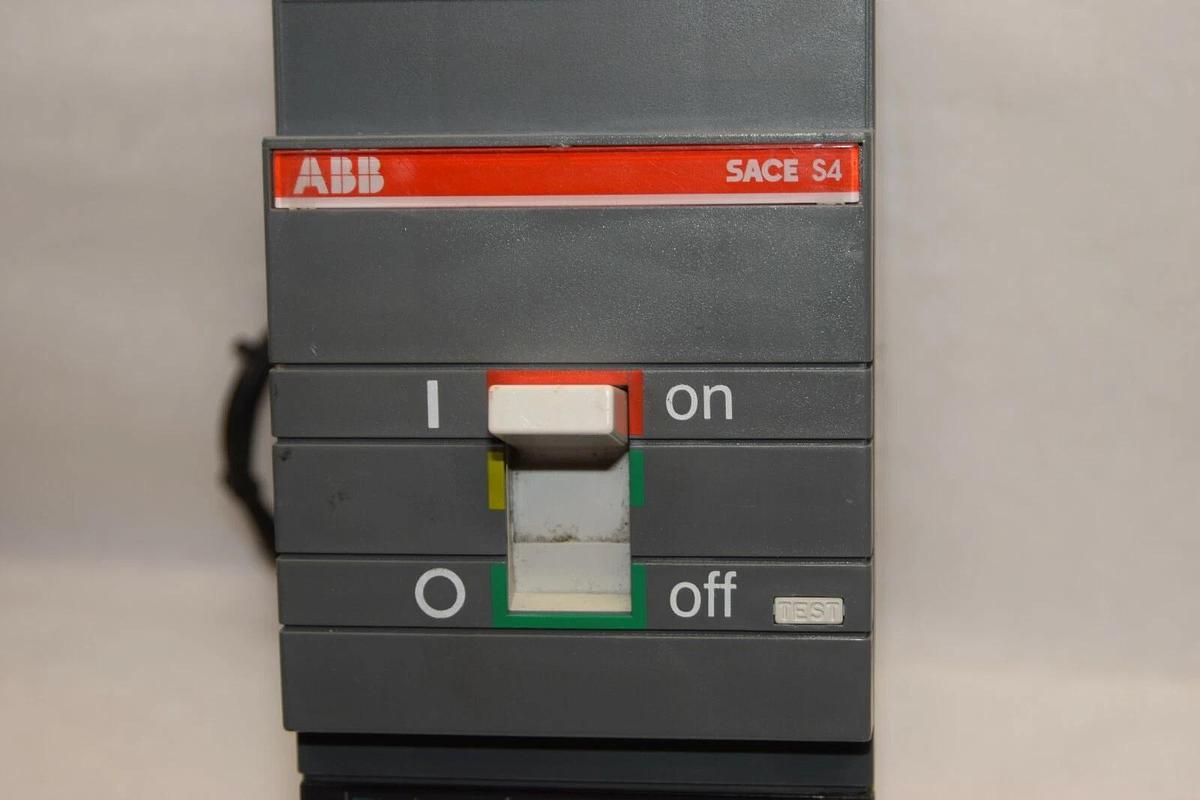Used ABB 122160027-001 S4N250BESA1S8 3P 250A 250 Amp A Circuit Breaker