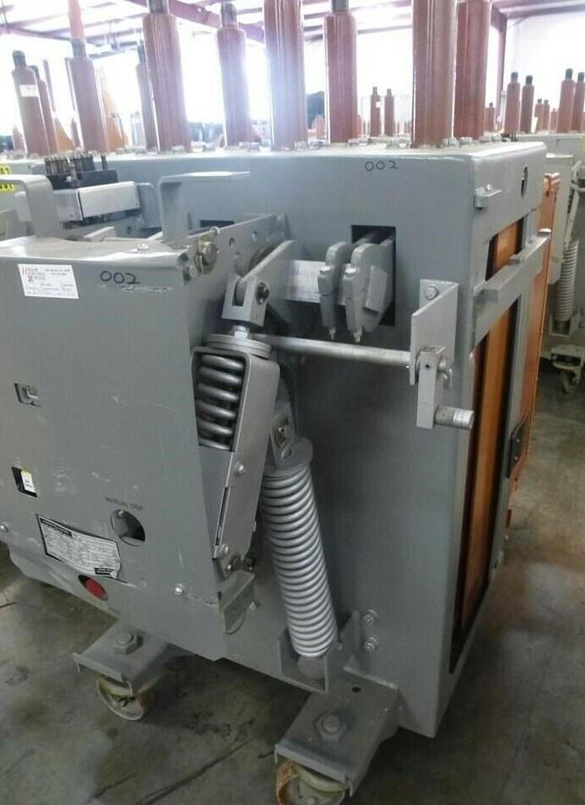 Used GE MAGNE-BLAST AM-13.8-750-6C Circuit Breaker 1200A 15KV 1200 Amp 1200Amp