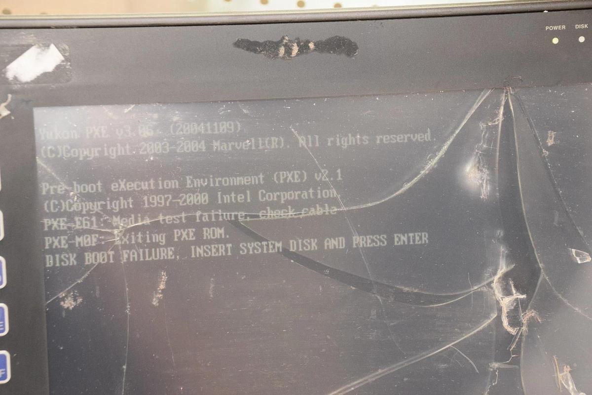 Used XYCOM 4615KPMT PM-070007 HEAVY-DUTY FLAT PANEL INDUSTRIAL PC