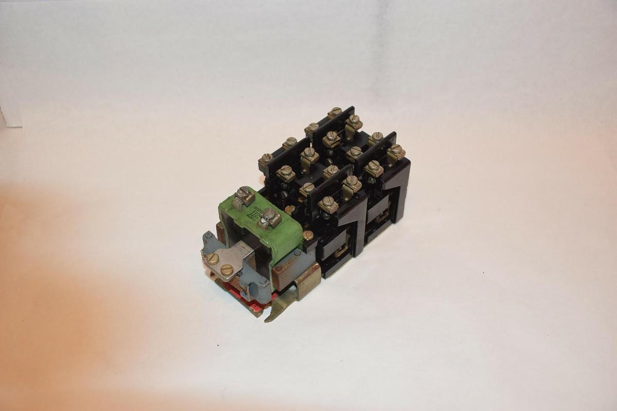 Used GE CR2810A14AY 600V 10A 115V 60Hz COIL LIGHTING CONTACTOR