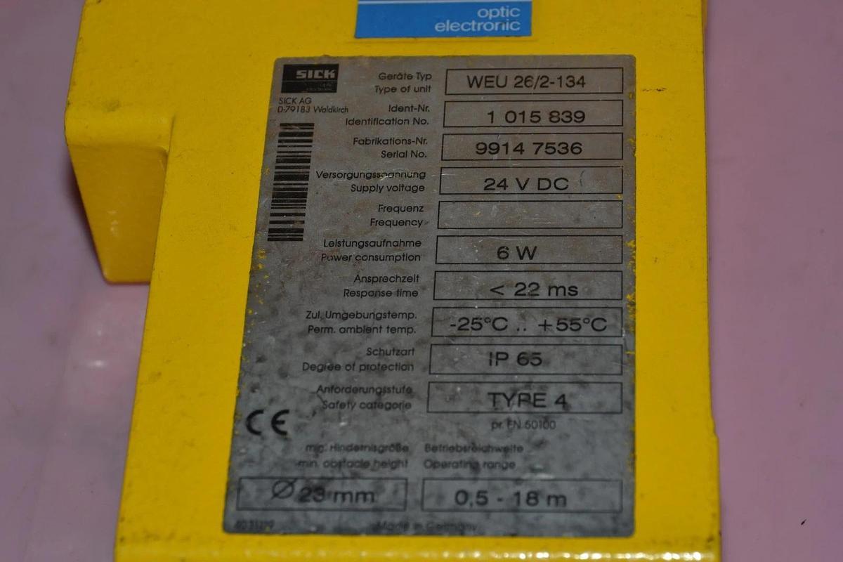 Used Sick Optic Electronic Sensor Scanner WEU 26/2-134 1 015 839  24vdc Range: .5-18m