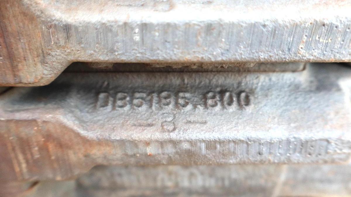 Used Altec 352-20070 , 35220070 , DB5195.800 Hydraulic Valve Block 7 Spool