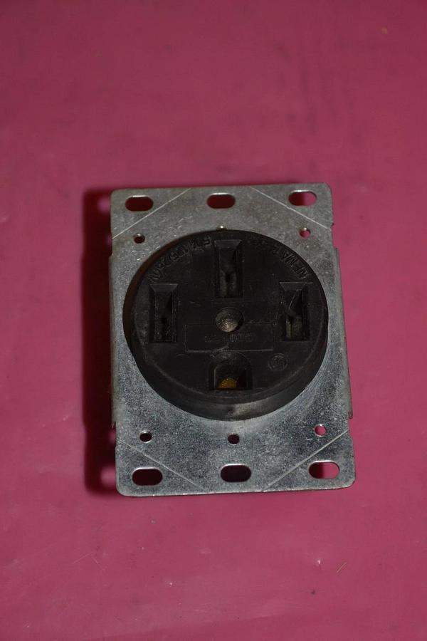 Used COOPER RECEPTACLE 4-50 R AL-CU AL CU ALCU 14-50R 50A 125/250V