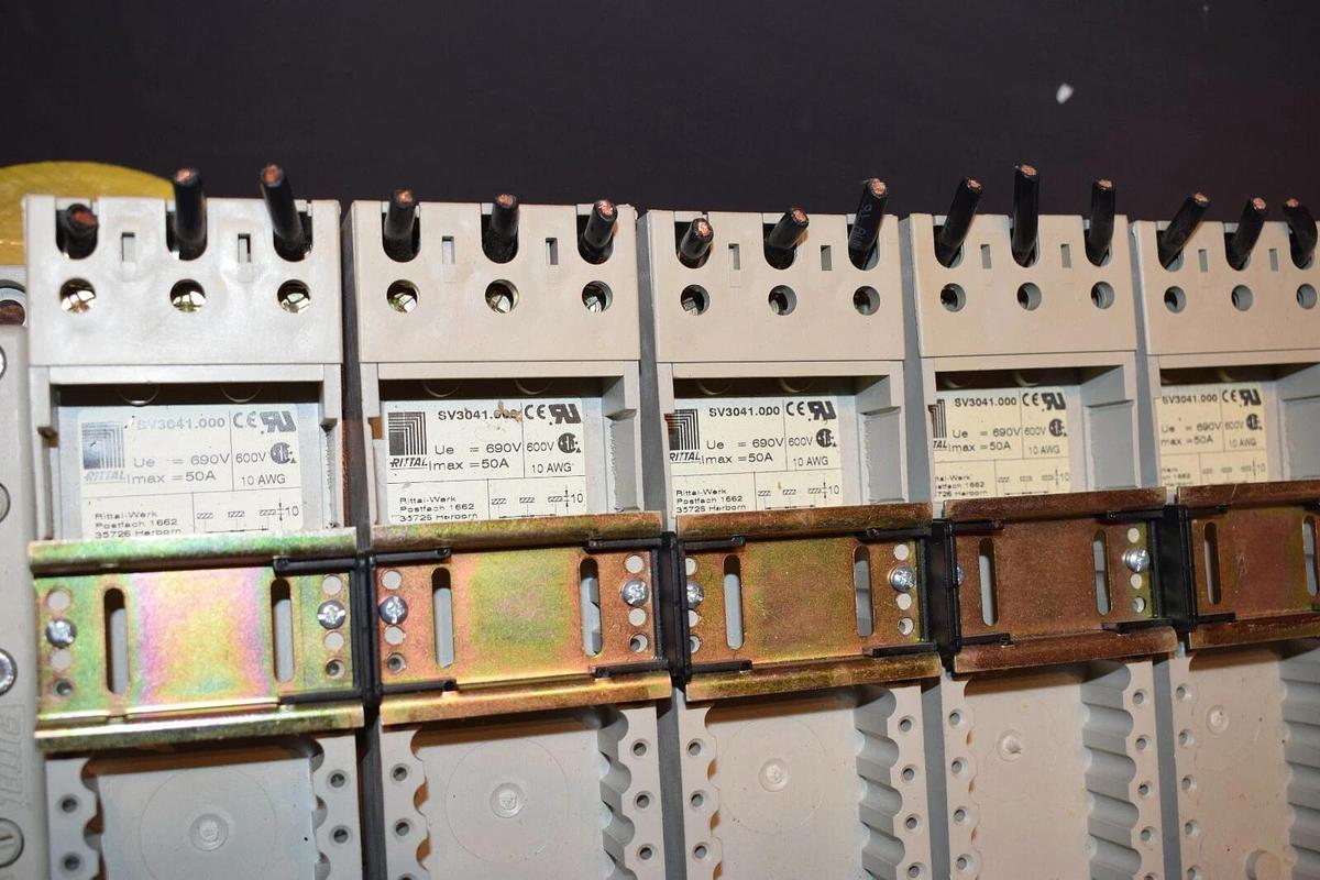 Used RITTAL RILINE BUSBAR SYSTEM SV3442 SV3041.000 250A 500V
