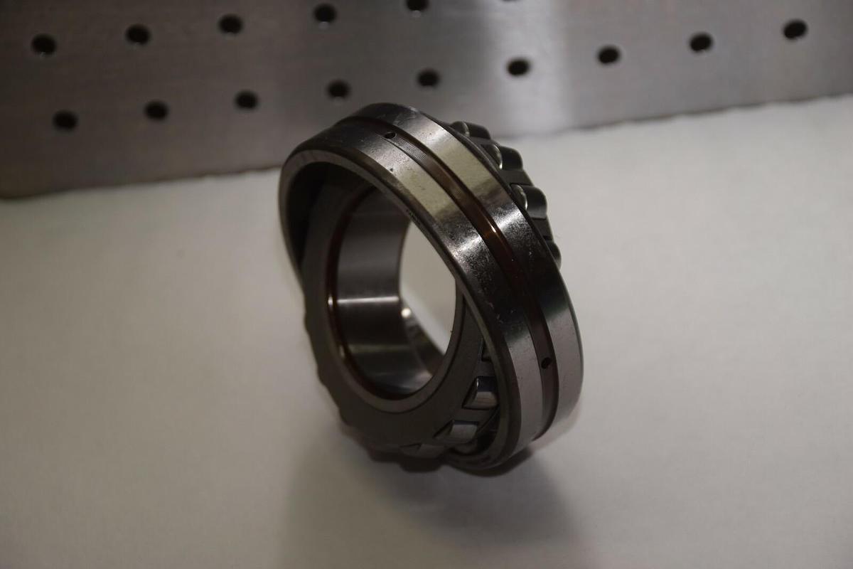 SKF 22210CDE4 S11 22210CD S11A 22210CDE4/S11 SPHERICAL ROLLER BEARING NEW