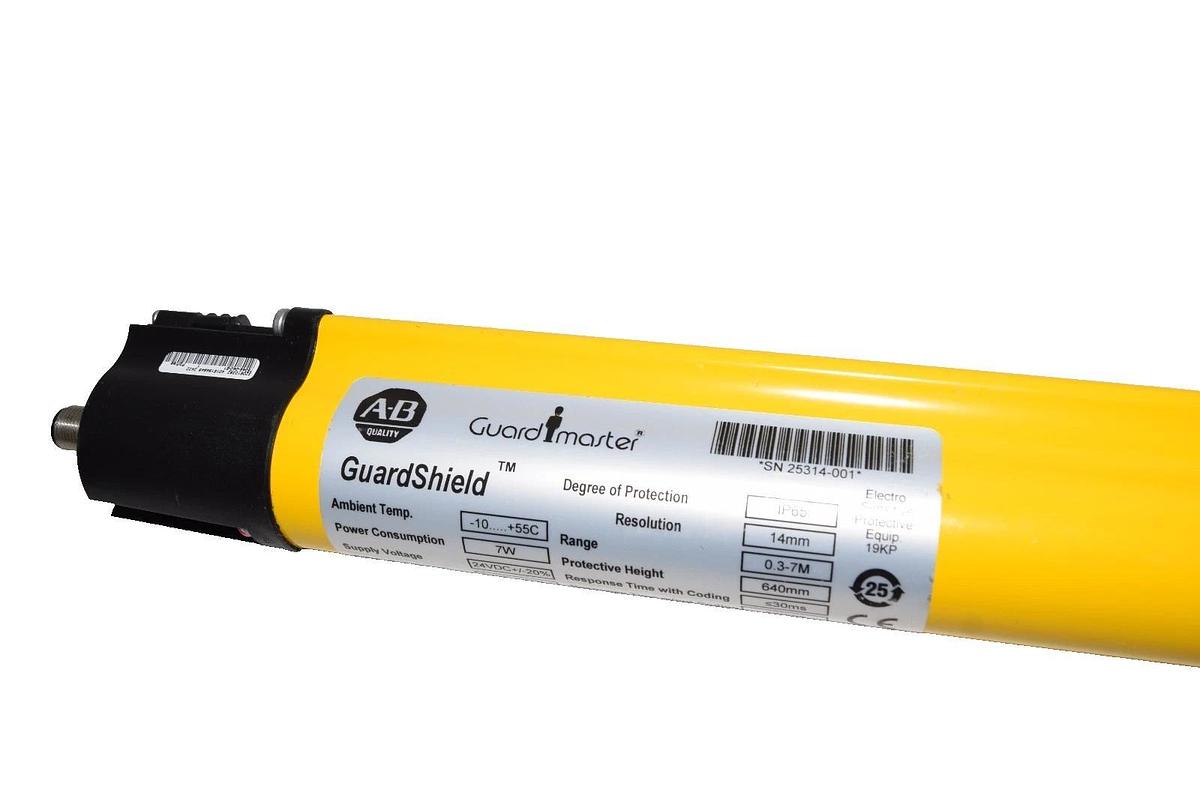 Used Allen Bradley Guardmaster AB Safety light curtain 440L-T4J0640YD Transmitter
