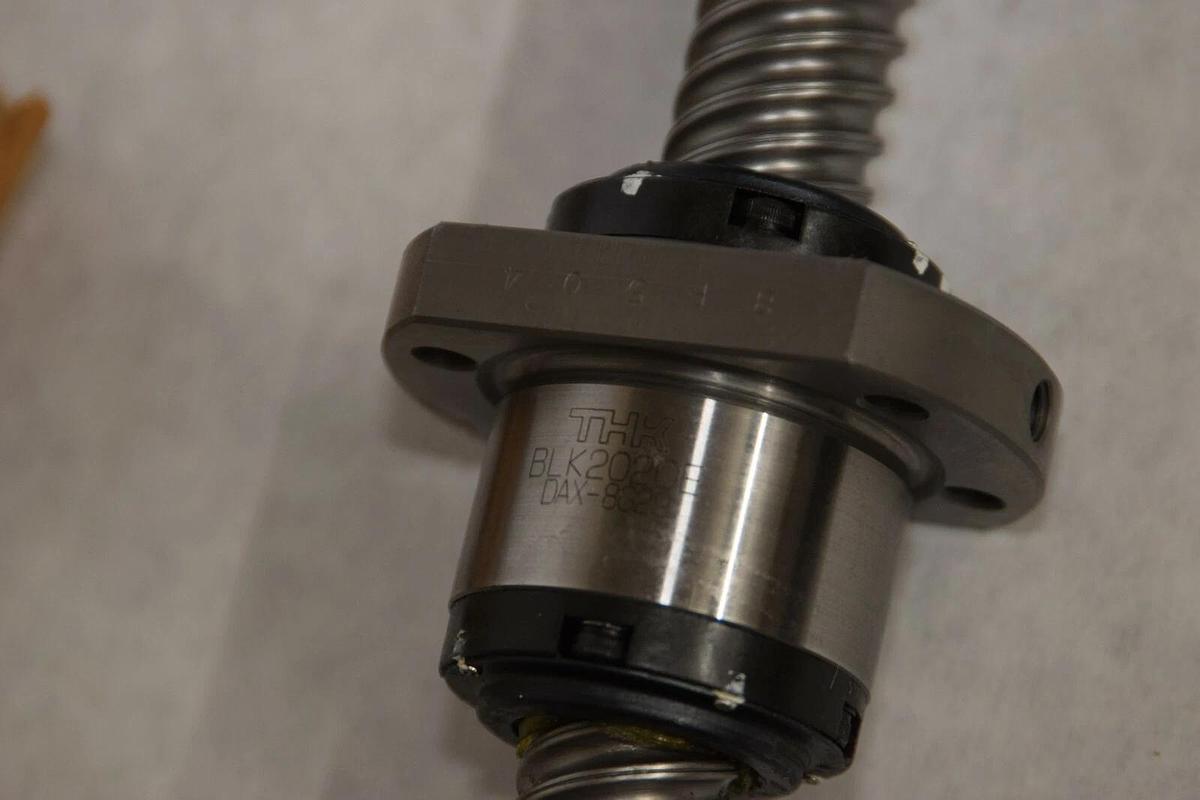 (NEW) THK BLK2020E DAX-8G29 660mm Length 20mm Dia Rolled Ball Screw