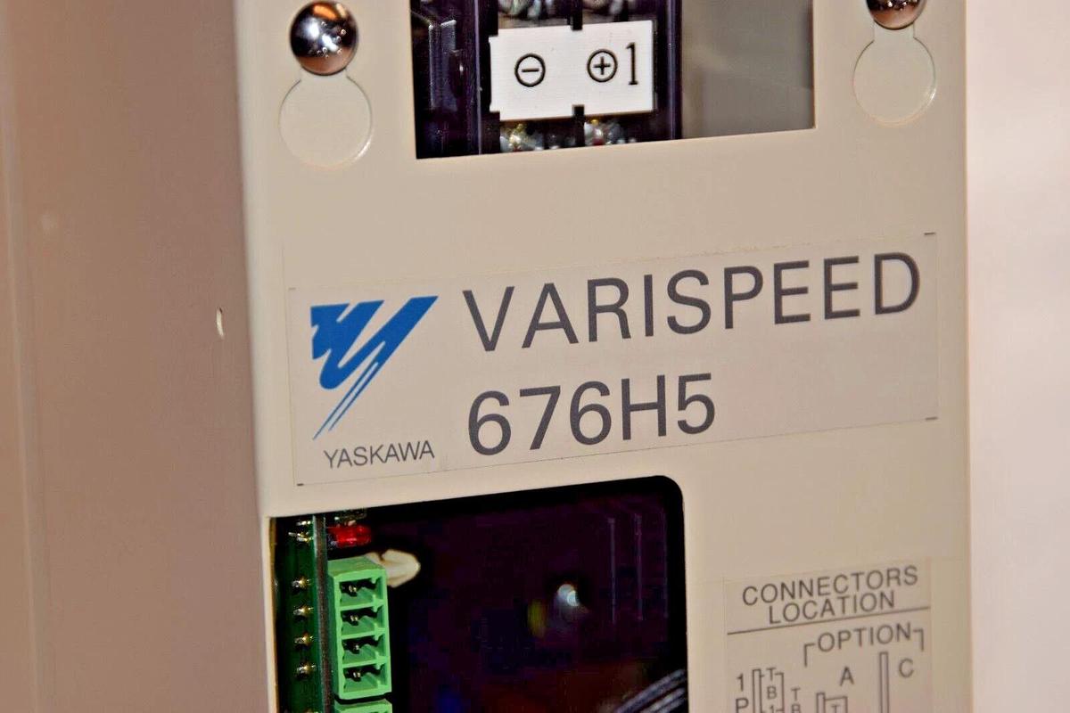 YASKAWA 676H5 Drive CIMR-H5D42P2 42P25C CIMR-H5D42P25C 540-660vdc 3kva 3 kva NEW