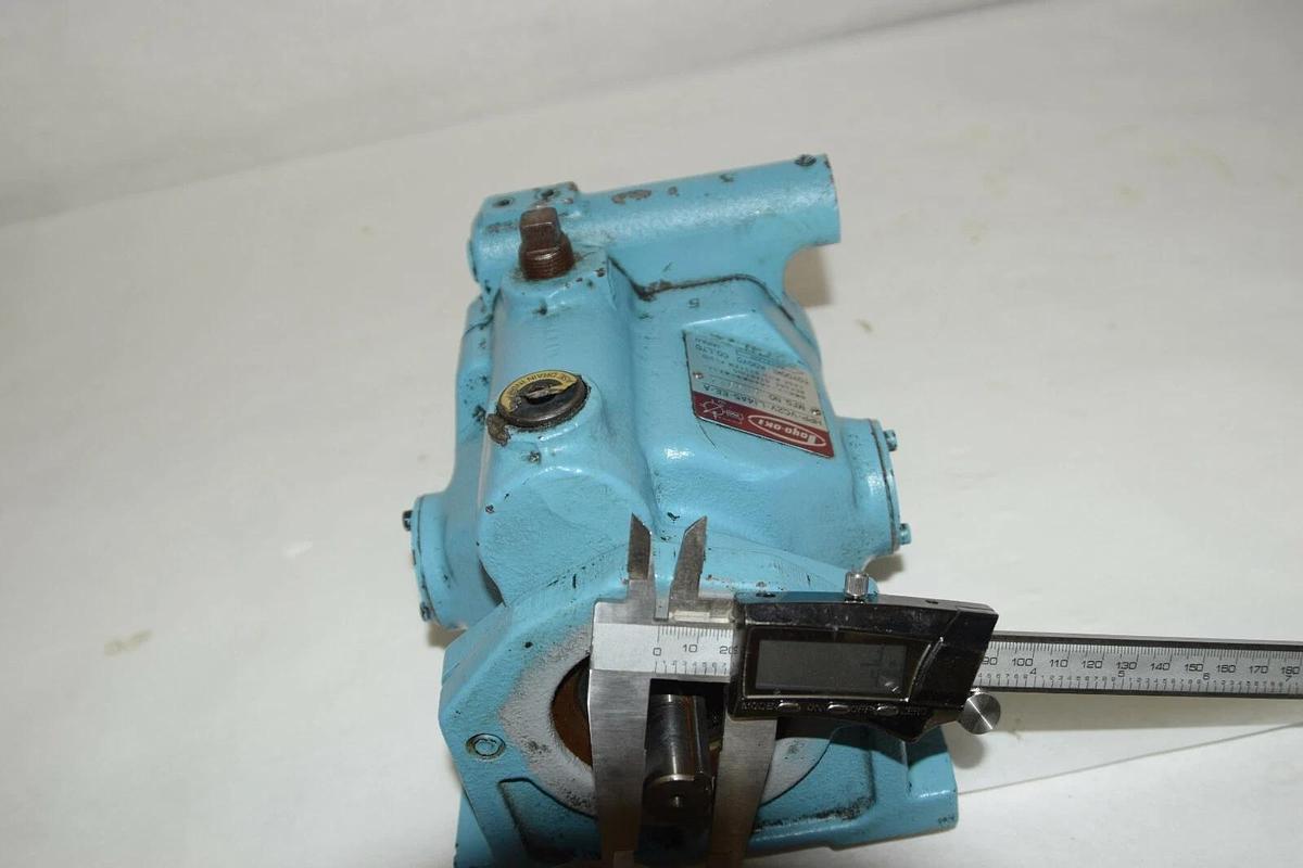 Used Toyo-Oki Hydraulic Variable Piston Pump HPP-VC2V-L14A5-EE-A HK3-EFT005-04 06FA