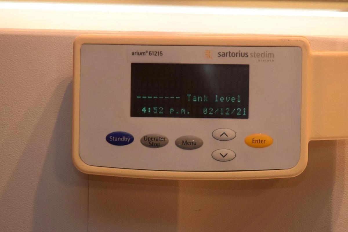 Used SARTORIUS STEDIM Arium 61215 Type 2 100-240Vac 50/60Hz Water Purification System