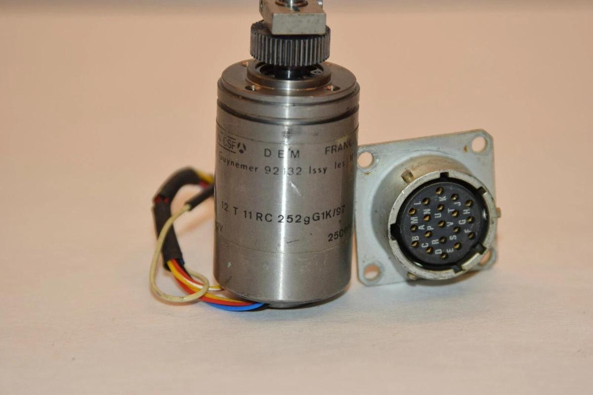 Used THOMSON-CSF 12T 11RC 252gG1K/97 12T11RC252gG1K/97 12V 2500Hz RESOLVER