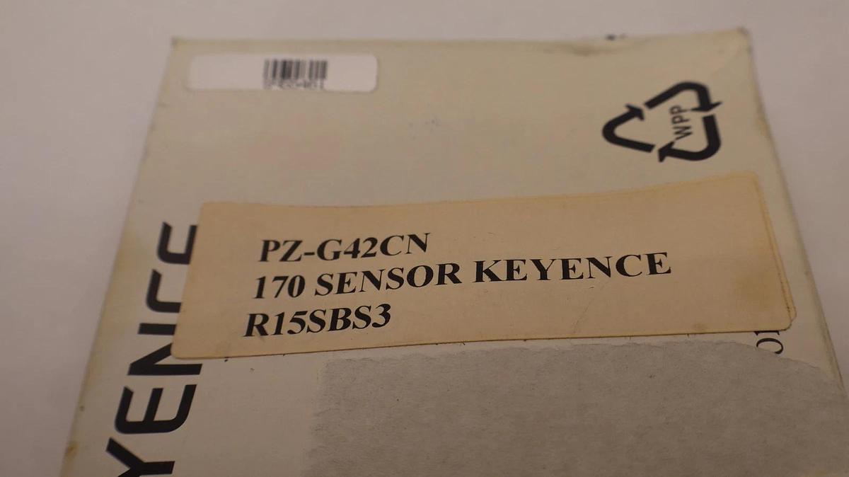 Keyence Photoelectric Sensor PZ-G42CN , PZG42CN 10-30V (New)