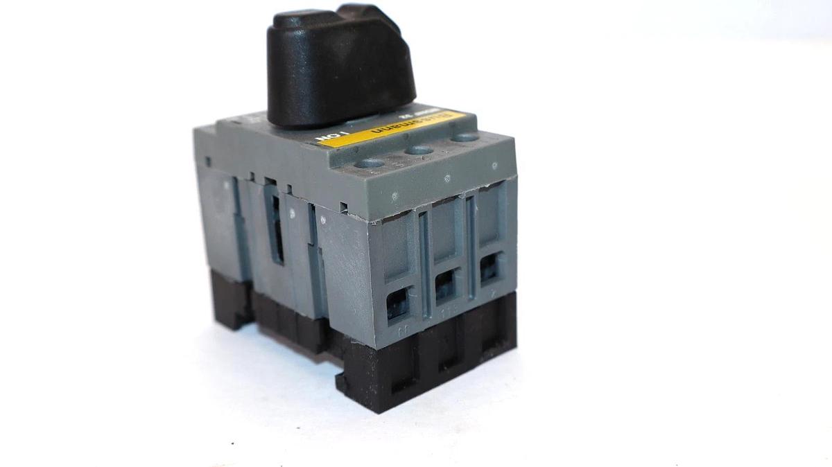 Used BUSSMANN BDNF 32 , BDNF32 General Purpose Switch