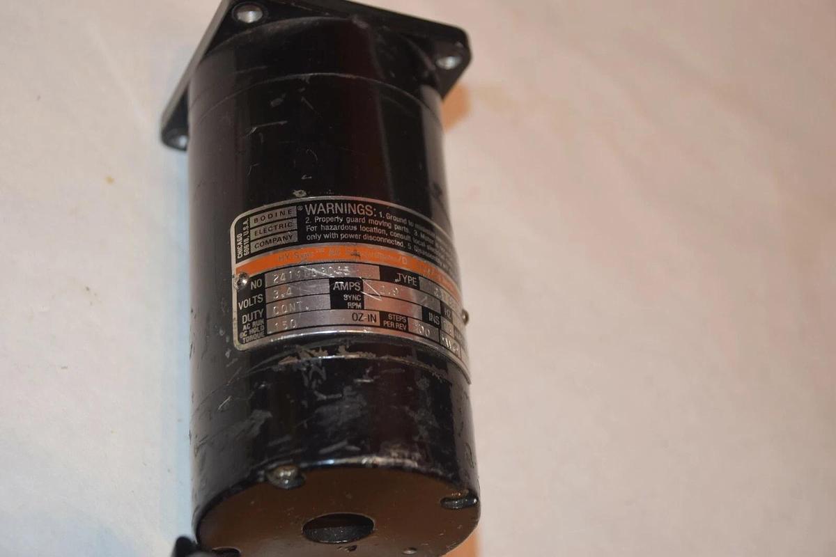 Used BODINE 2411ND3045 23T3BEHH 3.4V 2.9A STEPPER MOTOR
