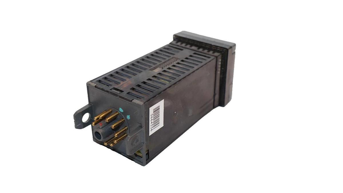 Used CAL 912.13C , WD7839-001 , 115V 3Amp Series 9000 Temperature Controller