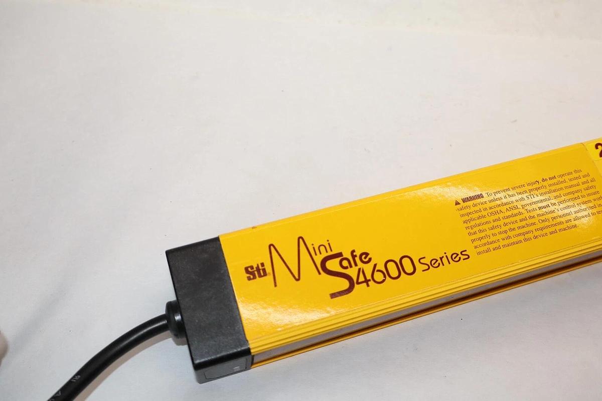 (NEW) STI MS46-20-435-Q1-X , 70157-1002 Transmitter Light Curtain