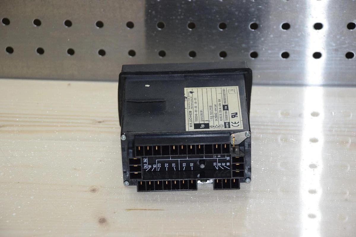 Used M.K.Juchheim Red Lion CONTROLLER 703032/40-001-001-06-101 250VAC 20..53V AC/DC