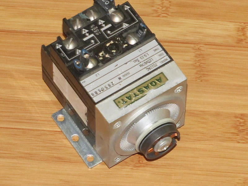 Used Agastat Timer 7012AC 1.5-15 Sec 120V Coil MISSING KNOB